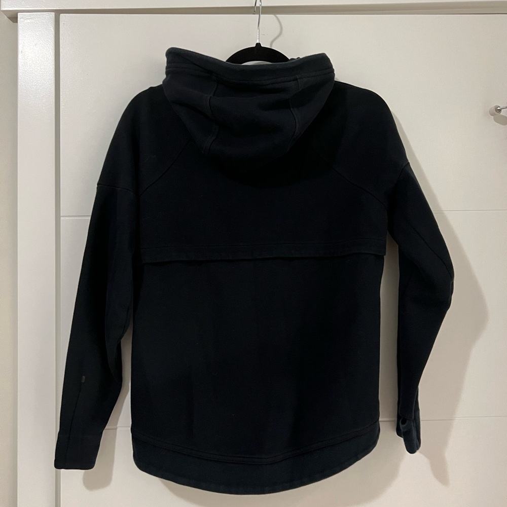 Nike Tech Fleece - Picture 2 of 3